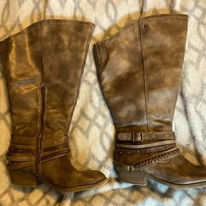 Size 9 extra wide calf brown boots